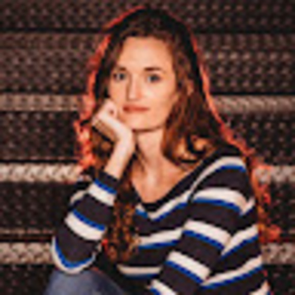 Meet your Posher, Cassandra - Picture 1 of 1